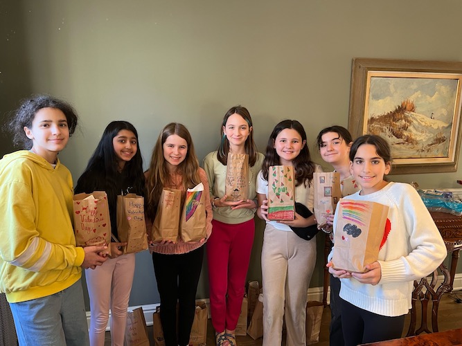 Tomlinson MS Girl Scout Troop Delivers Winter Snack Bags