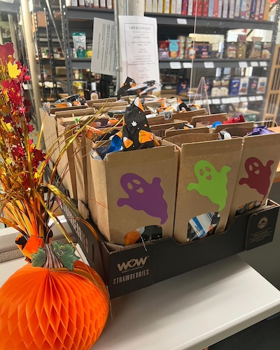 Halloween Treat Bags for Our Pantry Families